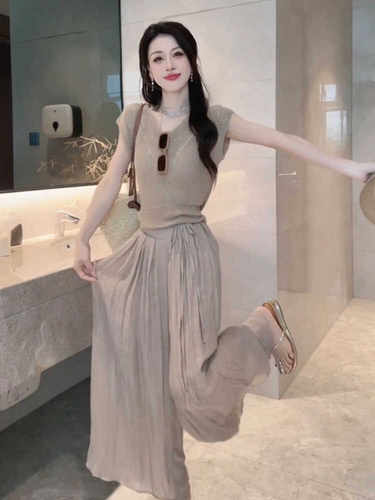 短袖搭配休闲套装垂感阔腿裤裙