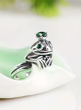 田野水潭青蛙绿锆石皇冠戒指