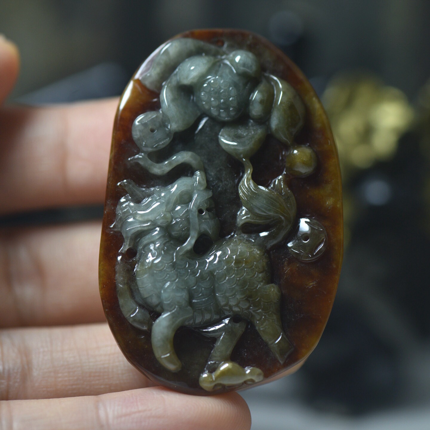 翡翠玉石红黄皮麒麟牌 手工雕麒麟吊坠缅甸玉器珠宝首饰 工厂直销