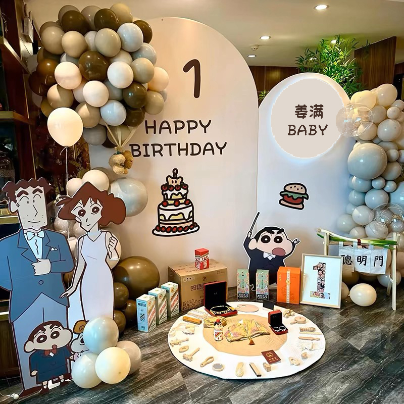 初见气球蜡笔小新周岁生日布置