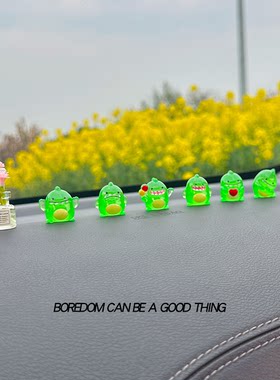 龅牙小恐龙汽车中控台3d装饰摆件治愈可爱电脑工位电动车diy饰品