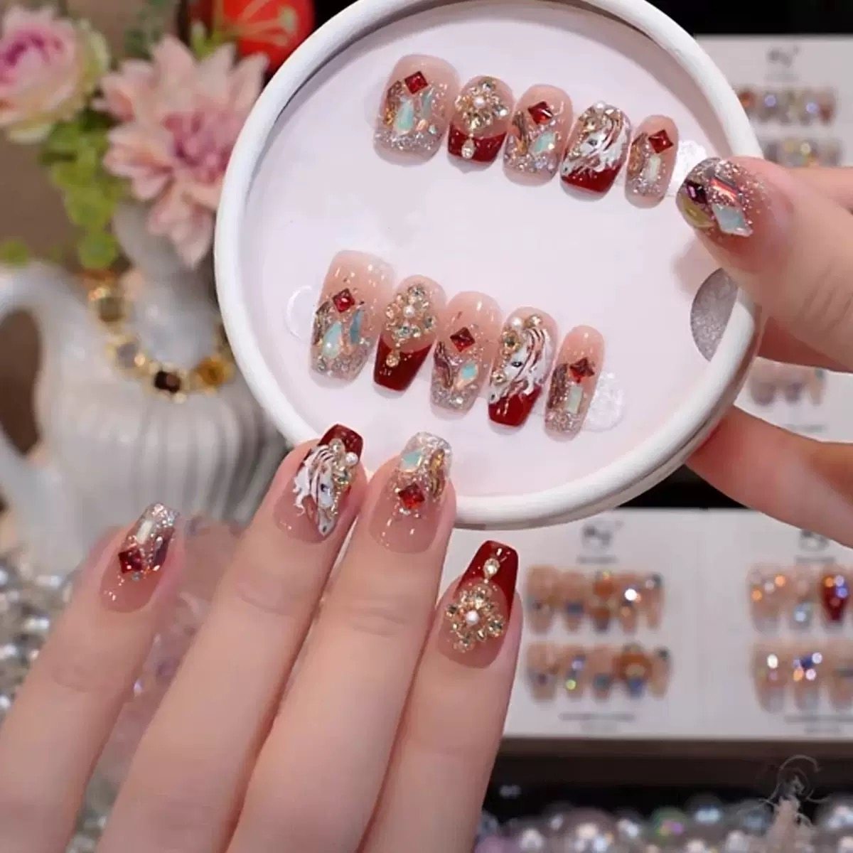 【马到成功】纯手工穿戴甲新年甲复古港风新娘婚礼美甲贴片短款,彩妆/香水/美妆工具,穿戴甲/甲片,淘宝优惠券,粉丝福利购,淘宝优惠卷