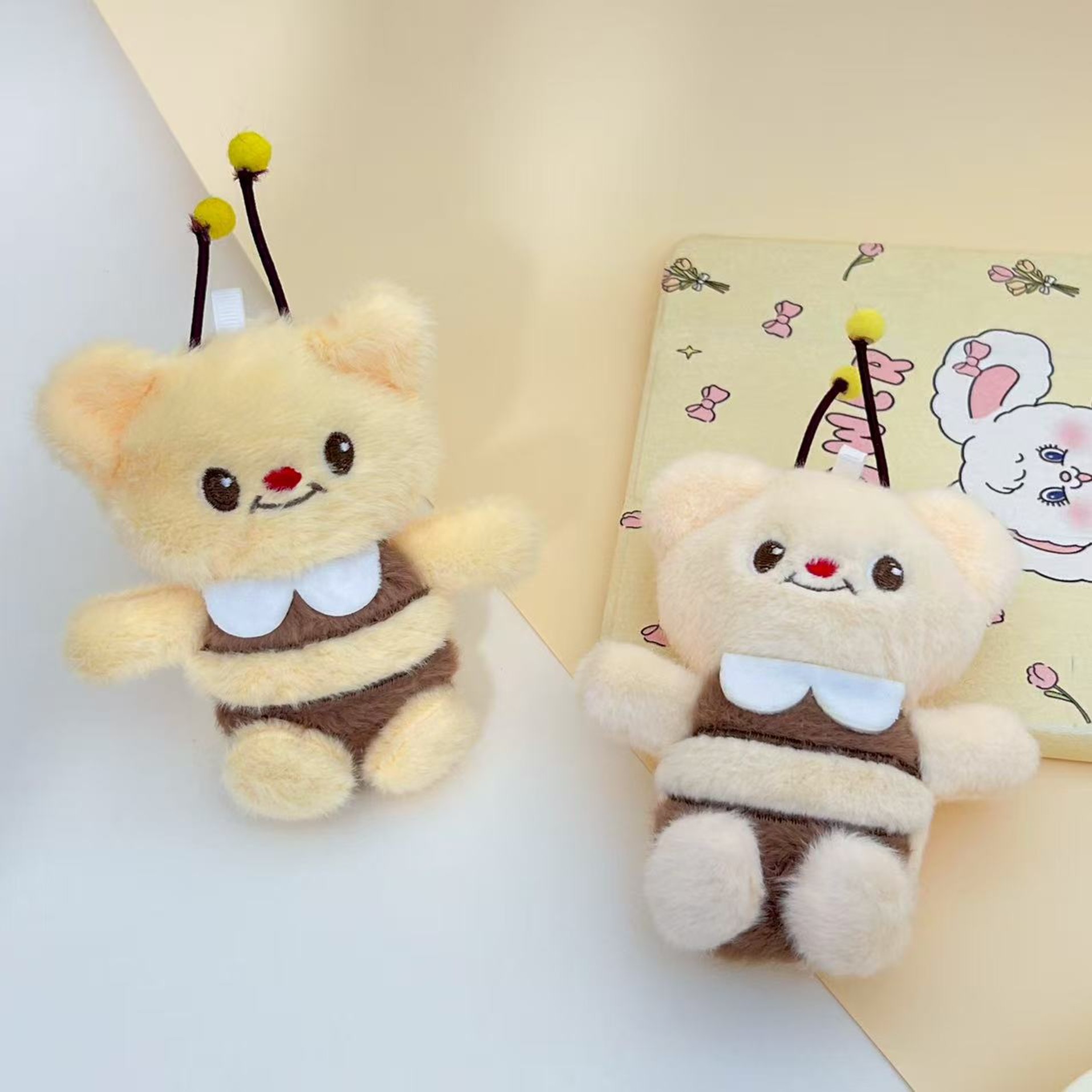 网红可爱萌蜜蜂黄油小熊挂件毛绒玩具卡通公仔背包钥匙扣闺蜜礼物