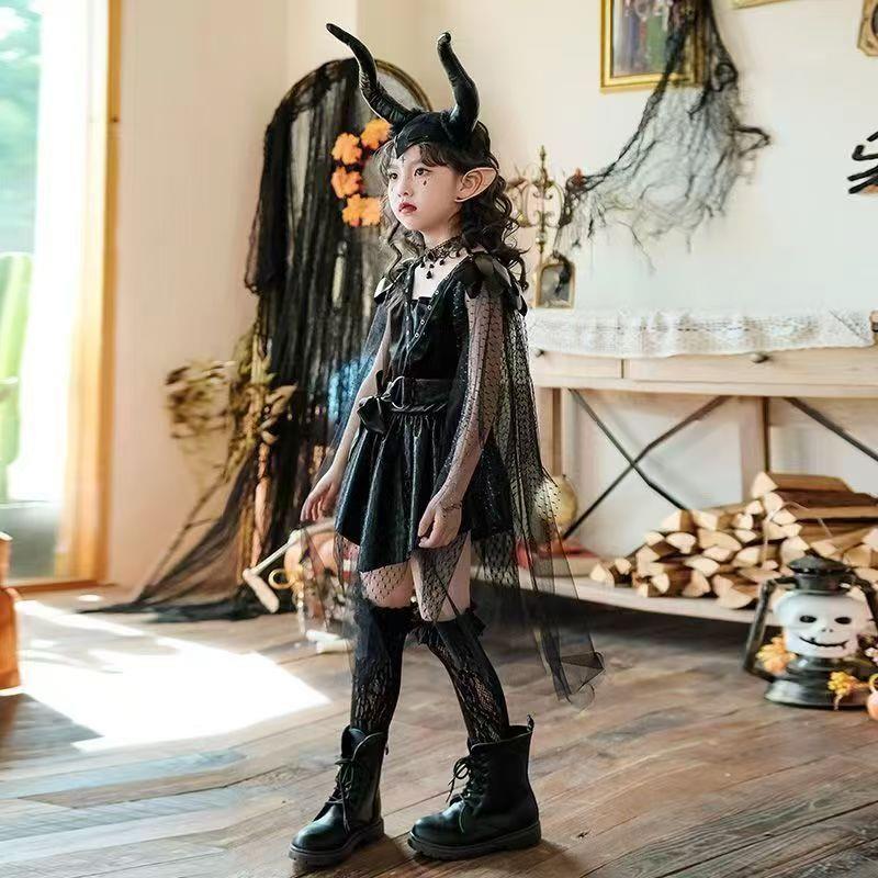 万圣节儿童女巫cosplay服