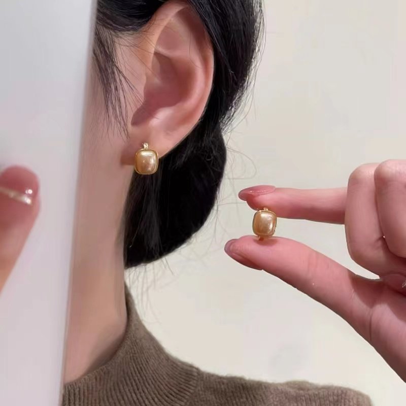 美拉德气质新款香槟珍珠耳扣小众轻奢时尚小巧个性百搭耳钉防过敏,饰品/流行首饰/时尚饰品新,耳钉,淘宝优惠券,粉丝福利购,淘宝优惠卷