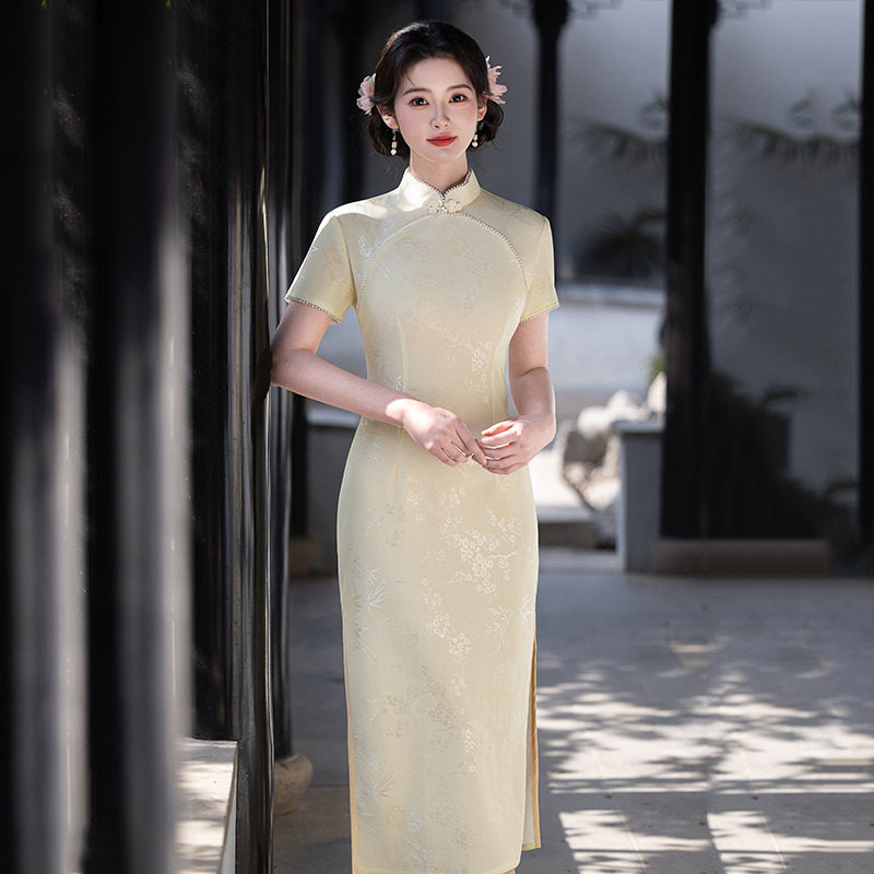 2026新款淡黄色国风新中式长款旗袍改良年轻款女高级感短袖春