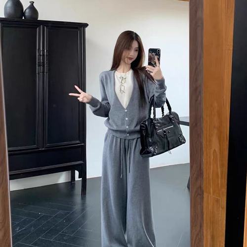 有现货 休闲套装V领假两件长袖毛衣女2025秋高腰阔腿裤两件套