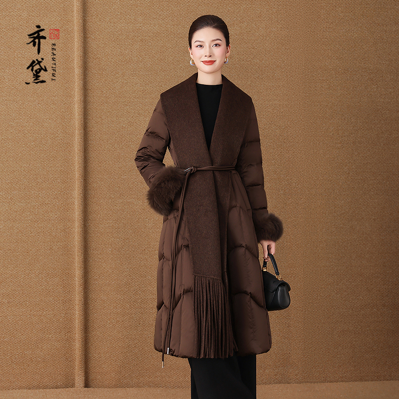 齐黛品牌羽绒服女款冬季高级感妈妈2025冬季过膝加厚拼接长款外套