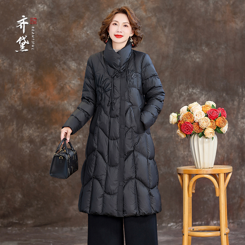 妈妈冬季时尚长款羽绒服