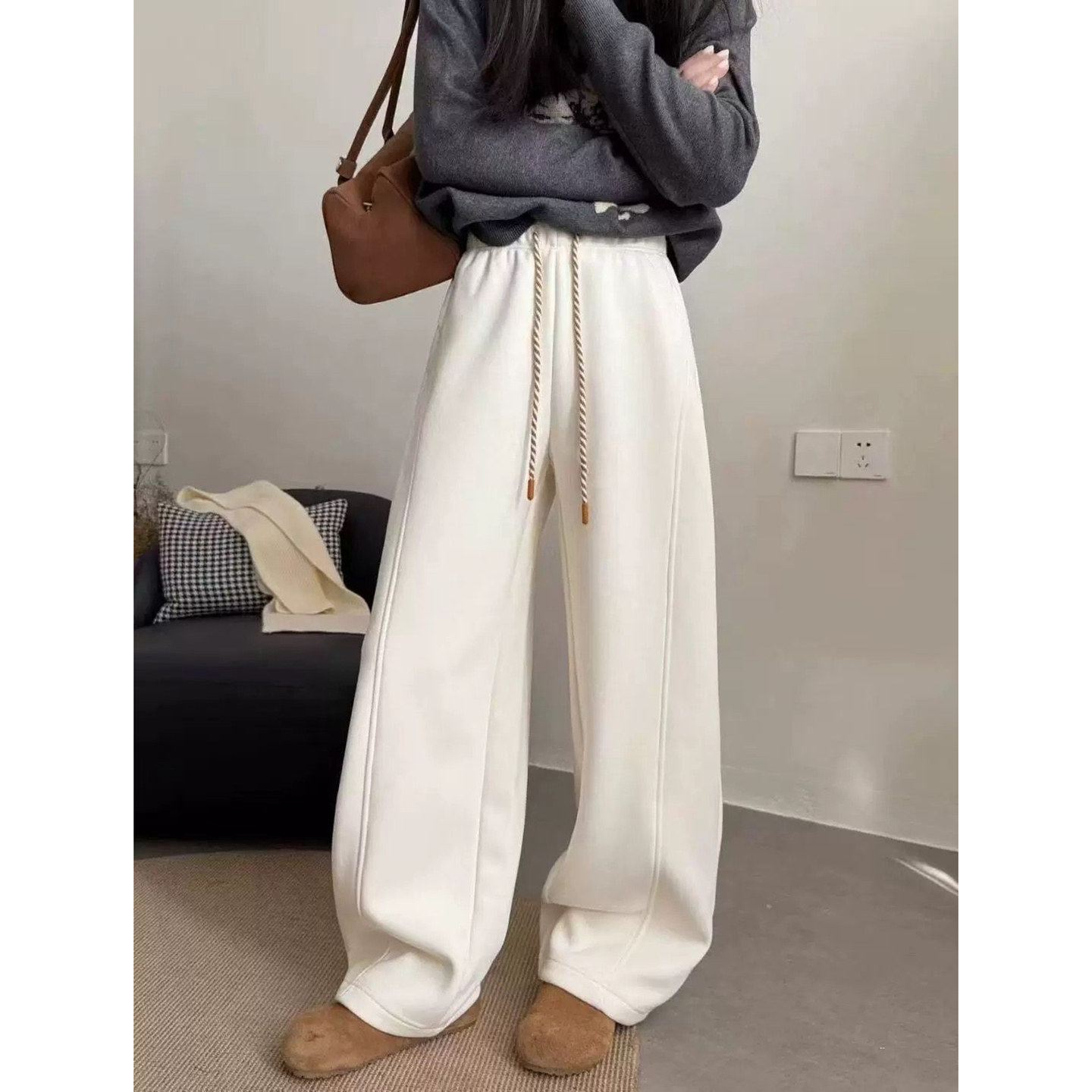 欧洲站2025冬季新款宽松女抽绳加绒加厚高腰休闲弯刀香蕉红色卫裤,女装/女士精品,休闲裤,淘宝优惠券,粉丝福利购,淘宝优惠卷