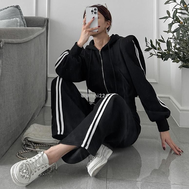 韩国官网代购冬款CHIC时尚拉链连帽短外套杠杠钩边休闲裤套装