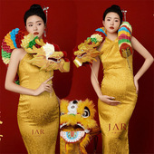 2024龙年影楼新年主题新款 复古中国风黄色旗袍孕妈咪艺术照摄影服