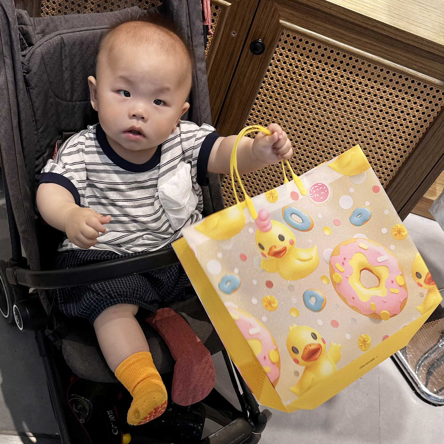 六一儿童幼儿园服装店小黄鸭透明手提袋童装包装袋子伴手礼品定制