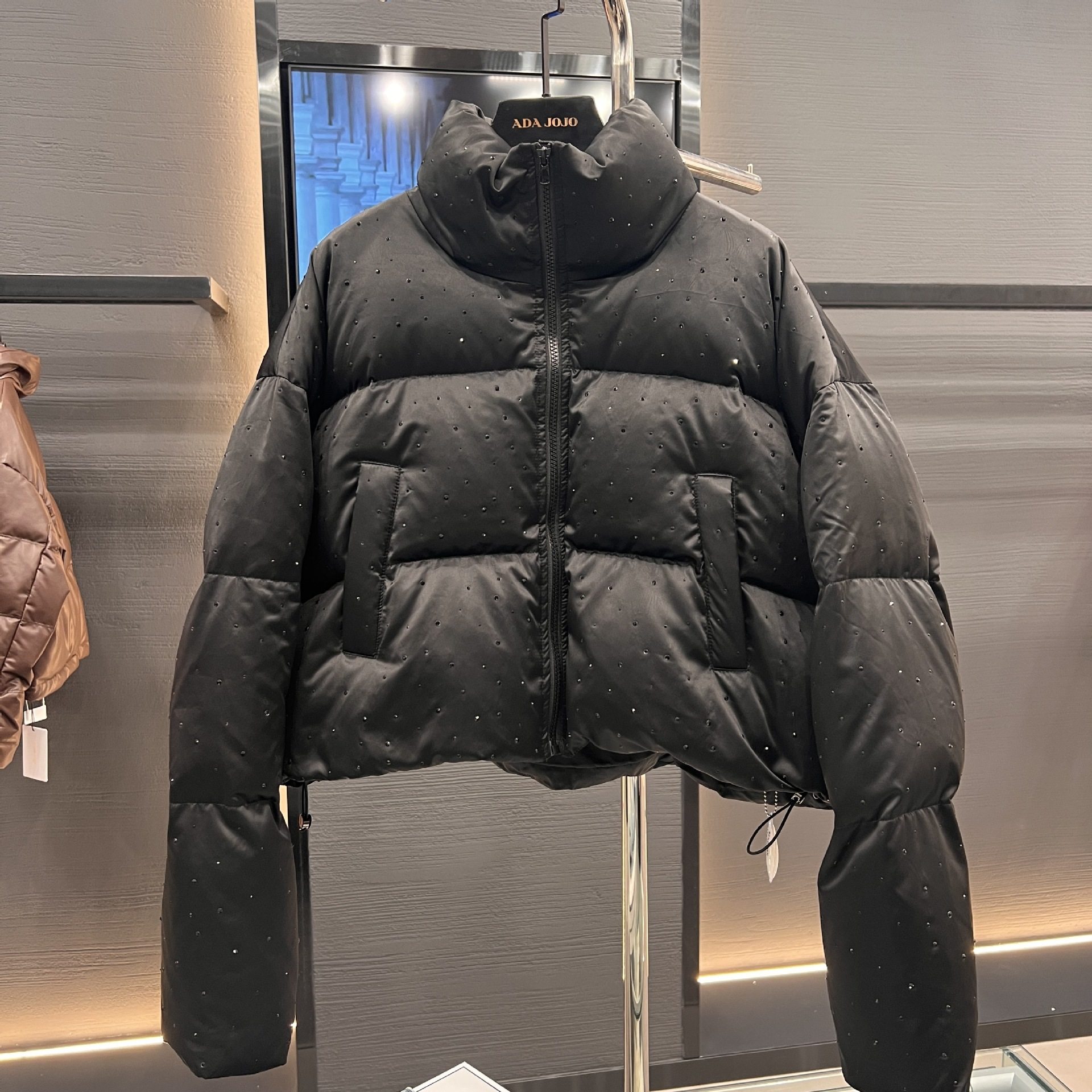 南油高端女装冬季新款时尚穿搭气质修身短款羽绒服外套