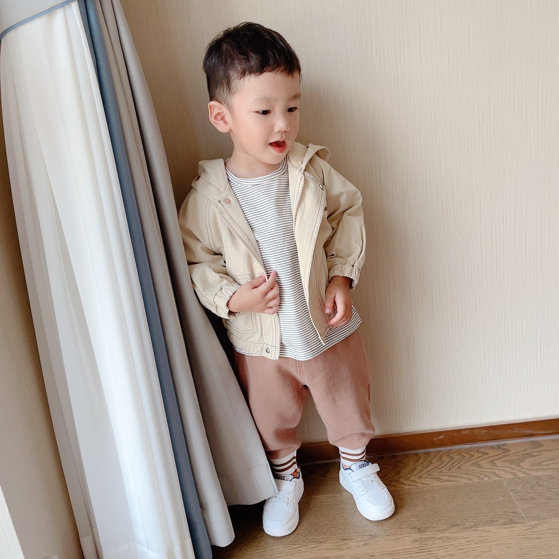 男宝宝春季米色外套潮牌