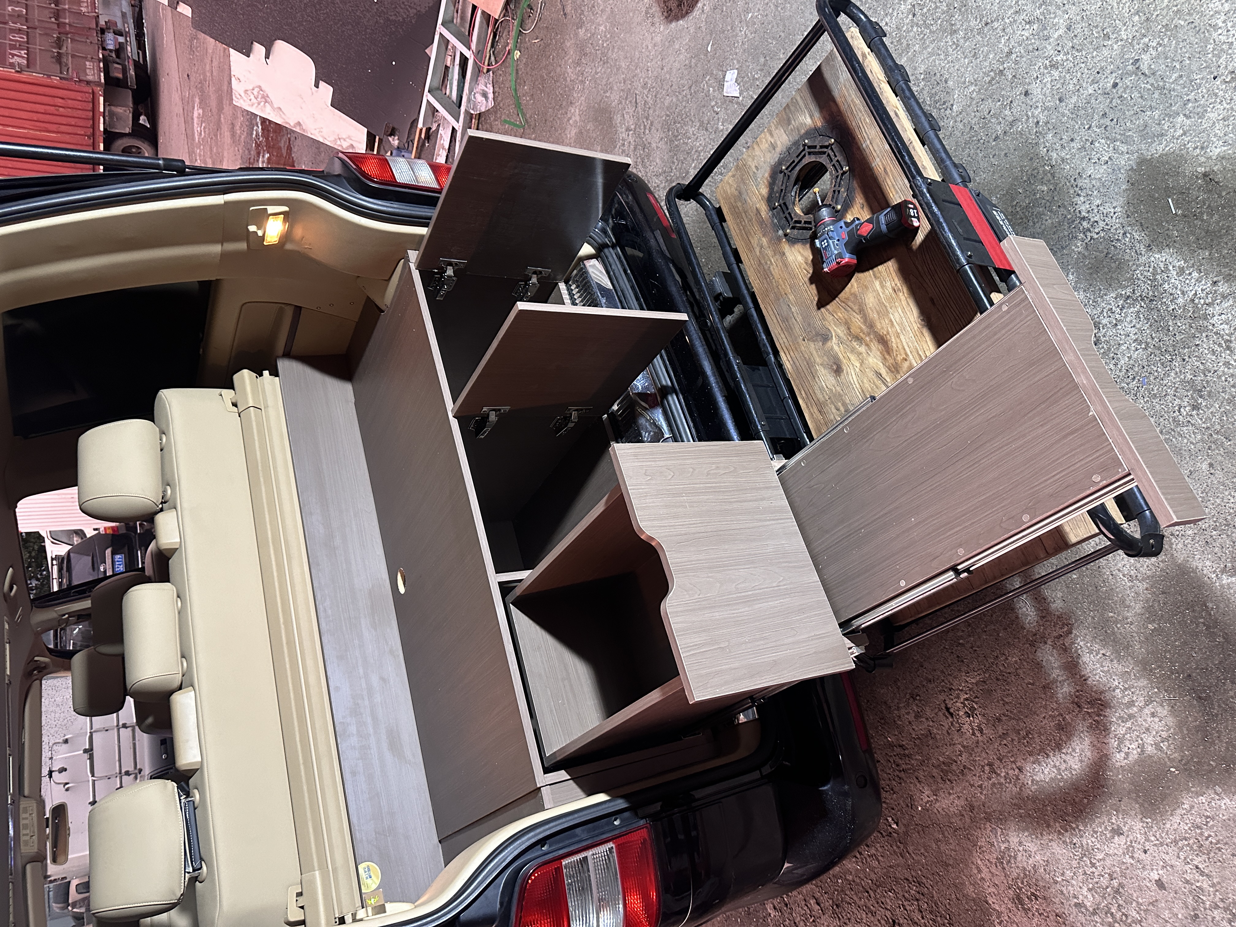 宁波定制咖啡桌床车魔盒景点售卖魔盒销售柜等改装升级件制作