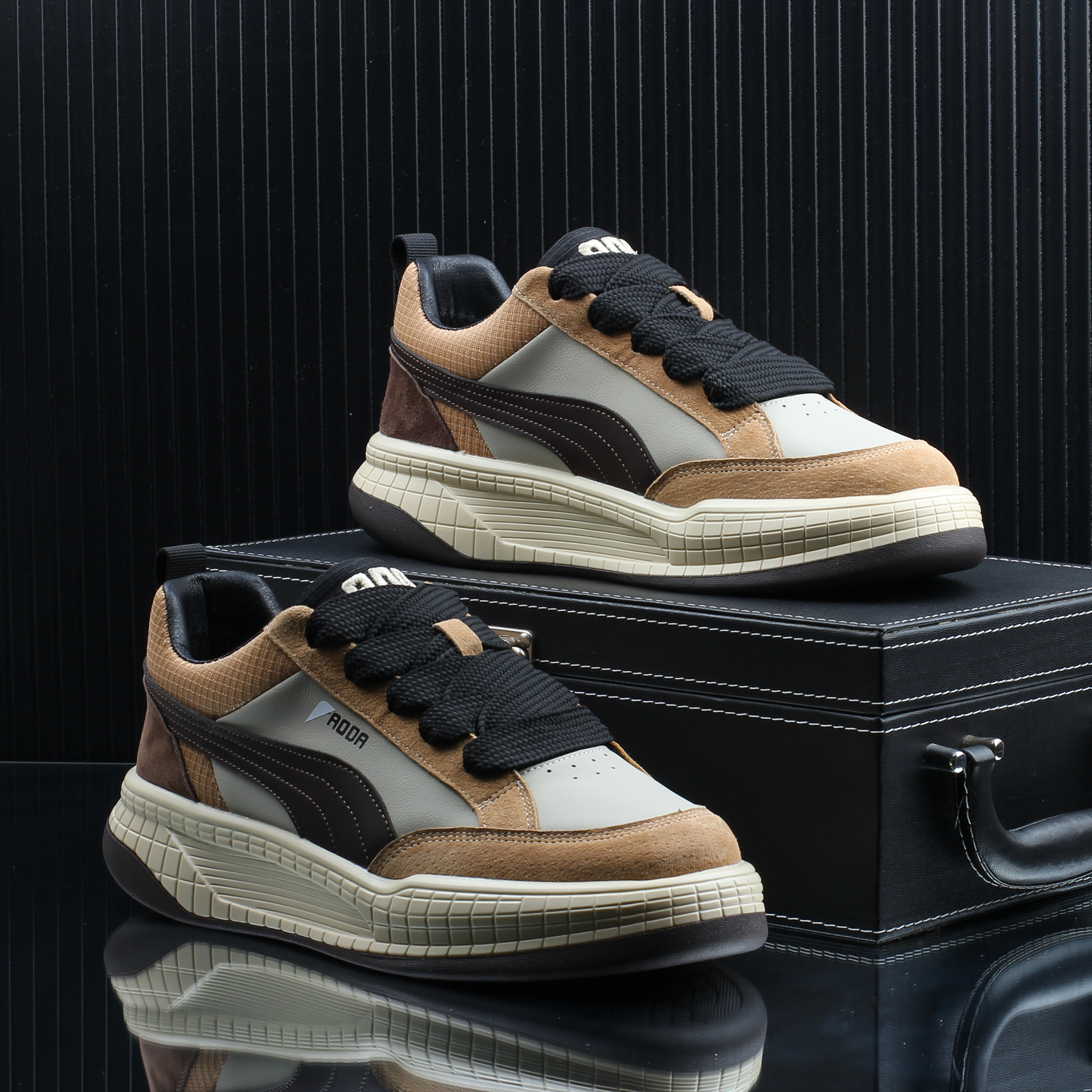 高级感潮牌男鞋潮流撞色休闲板鞋