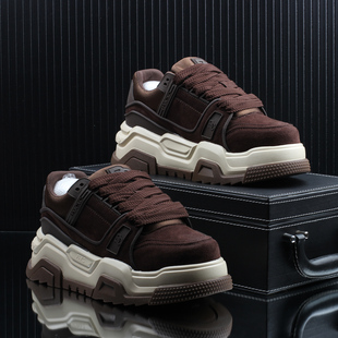 高级感潮牌轻奢时尚休闲板鞋男款2025冬季新款厚底增高爆款男鞋子