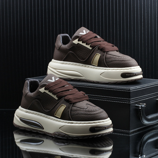 高级感潮牌轻奢时尚休闲板鞋男款2025冬季新款爆款潮流增高男鞋子