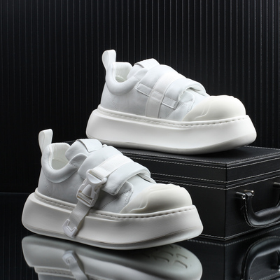 高级感潮牌时尚休闲板鞋男小白鞋