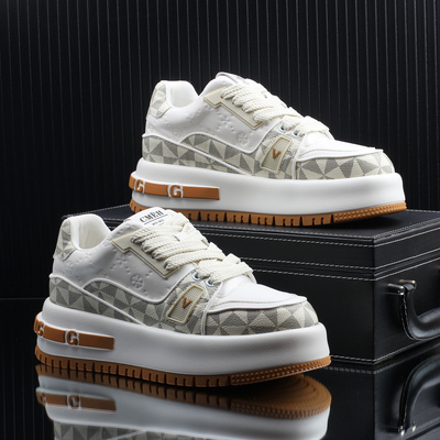 高级感潮牌轻奢时尚休闲板鞋男款