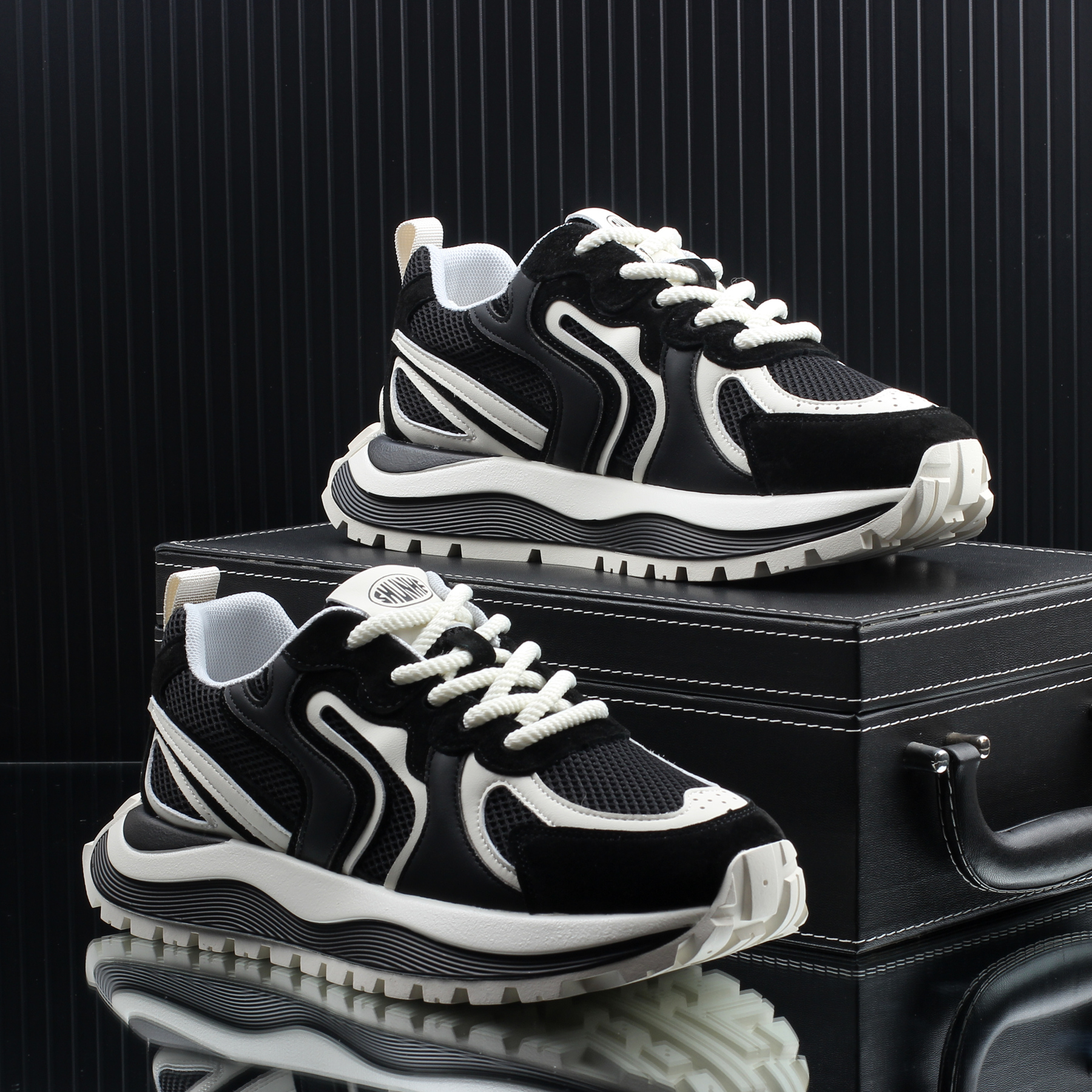 2025新款夏季高级感透气休闲鞋男