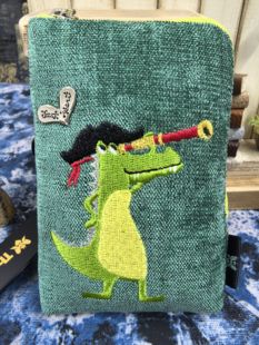 国现 约13 Thinkbee鳄鱼刺绣L型化妆包收纳包 2.5 日本手作合集