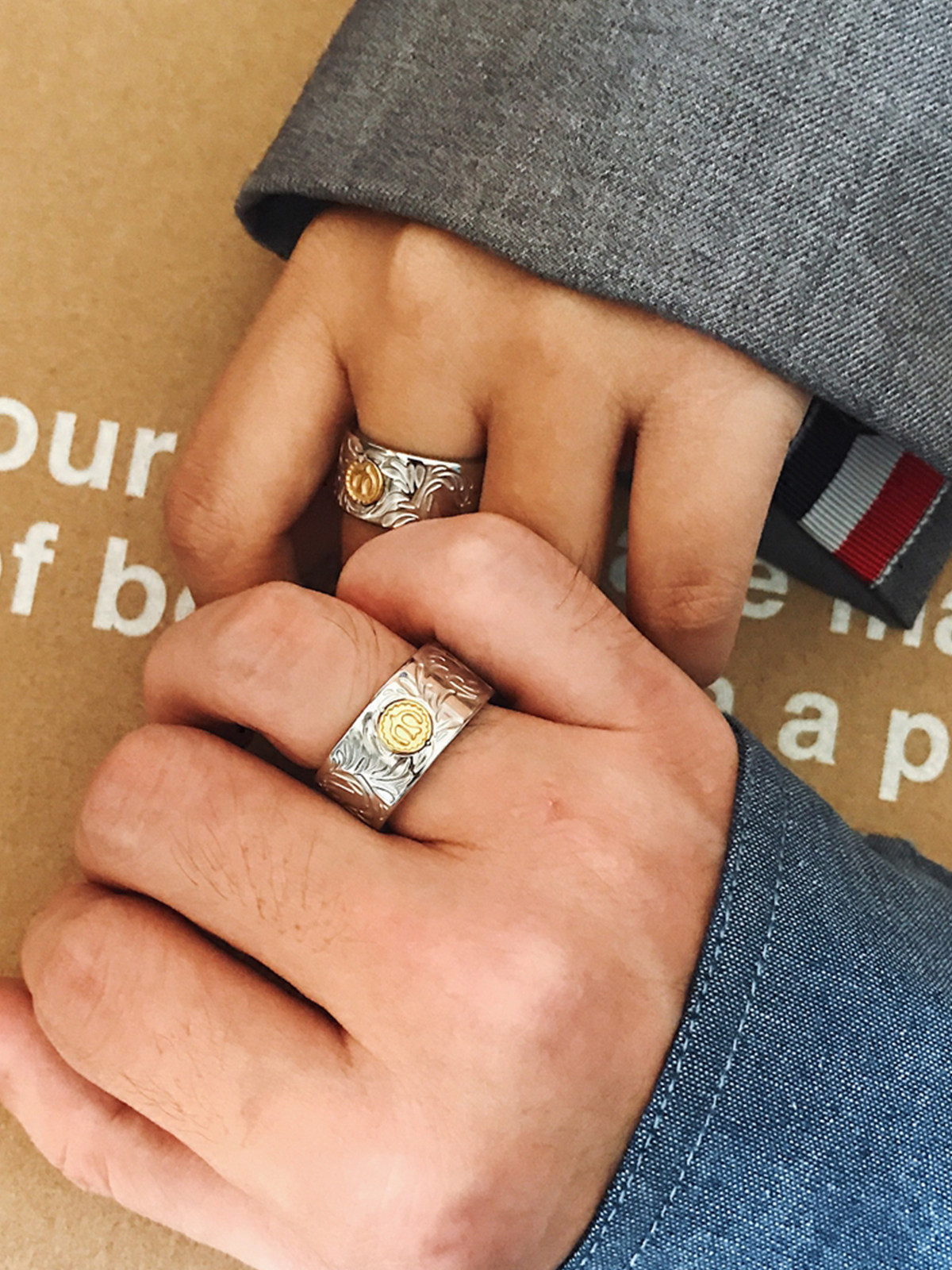 INDIAN JAPANESE STYLE RETRO STYLE TANG GRASS TOTEM SUN BIRD POINT GOLD TITANIUM STEEL MEN AND WOMEN WIDE RING RING