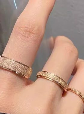 小众高级感钛钢玫瑰金磨砂细闪轻奢压砂戒指情侣戒指不褪色不过敏