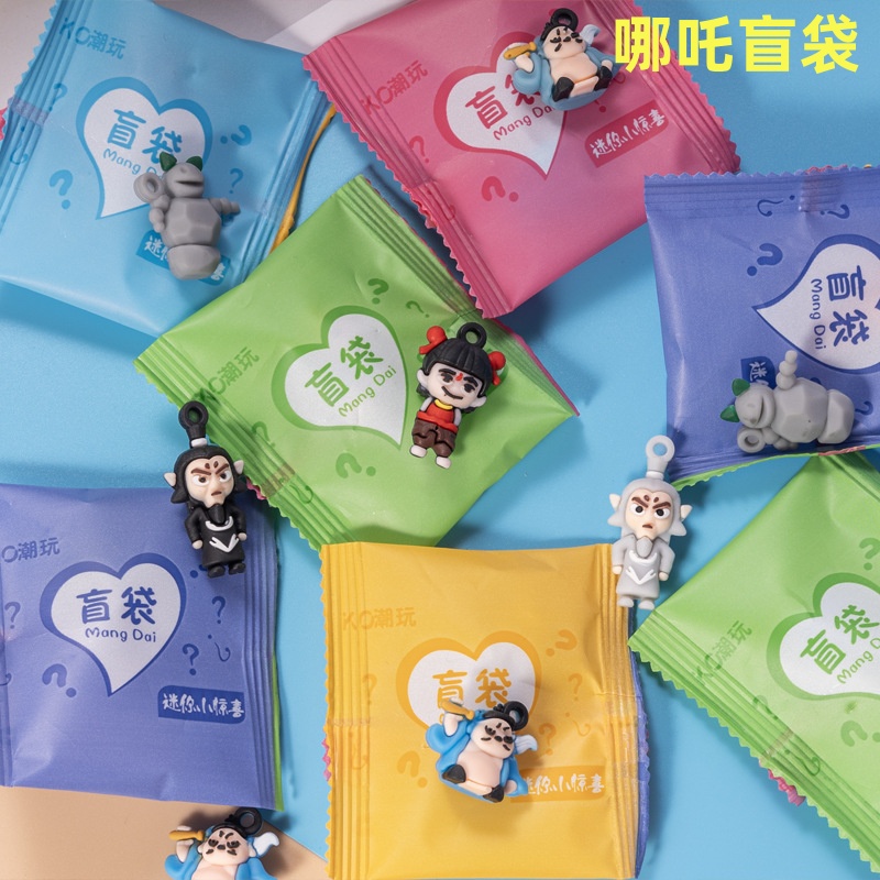 哪吒树脂公仔小卡盲袋创意玩具