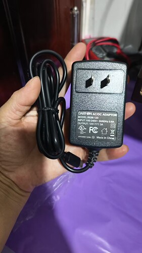 WSMNFC吾士便携显示器专用电源12V2A/24W/TYPE-C