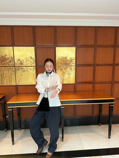 「春」文学气息立体盐缩工艺面料彼得潘领衬衫 2024 Bow