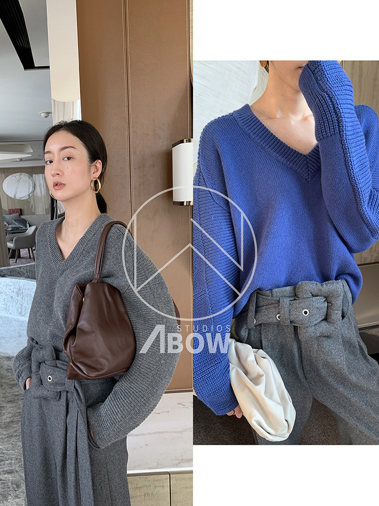 A Bow | H家1:1粗针花式针型 立体弯袖廓形V领毛衣