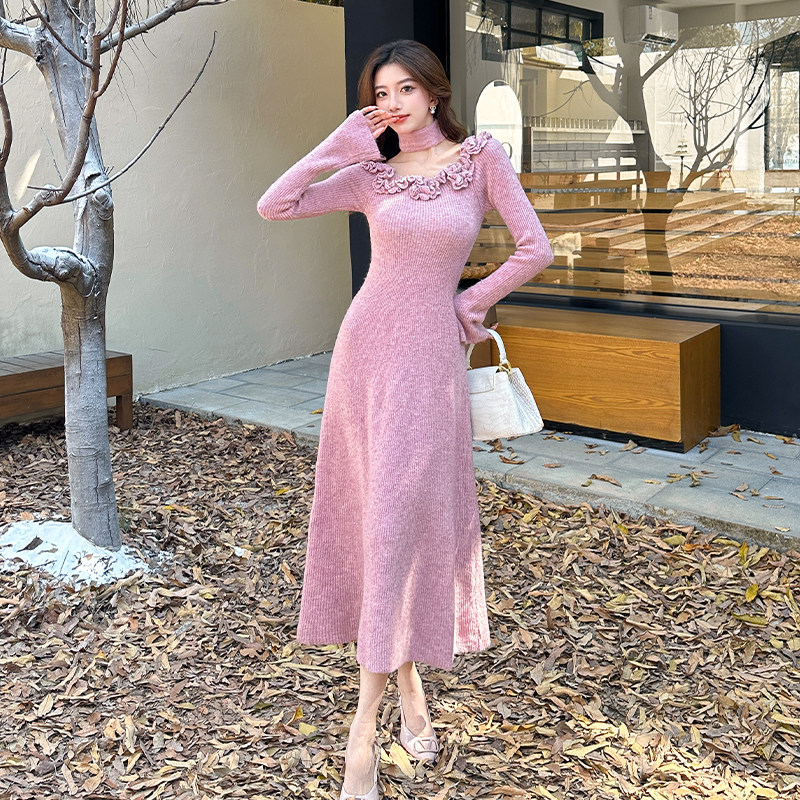 大圆领温柔围脖花朵气质针织连衣裙女设计感优美复古收腰长裙