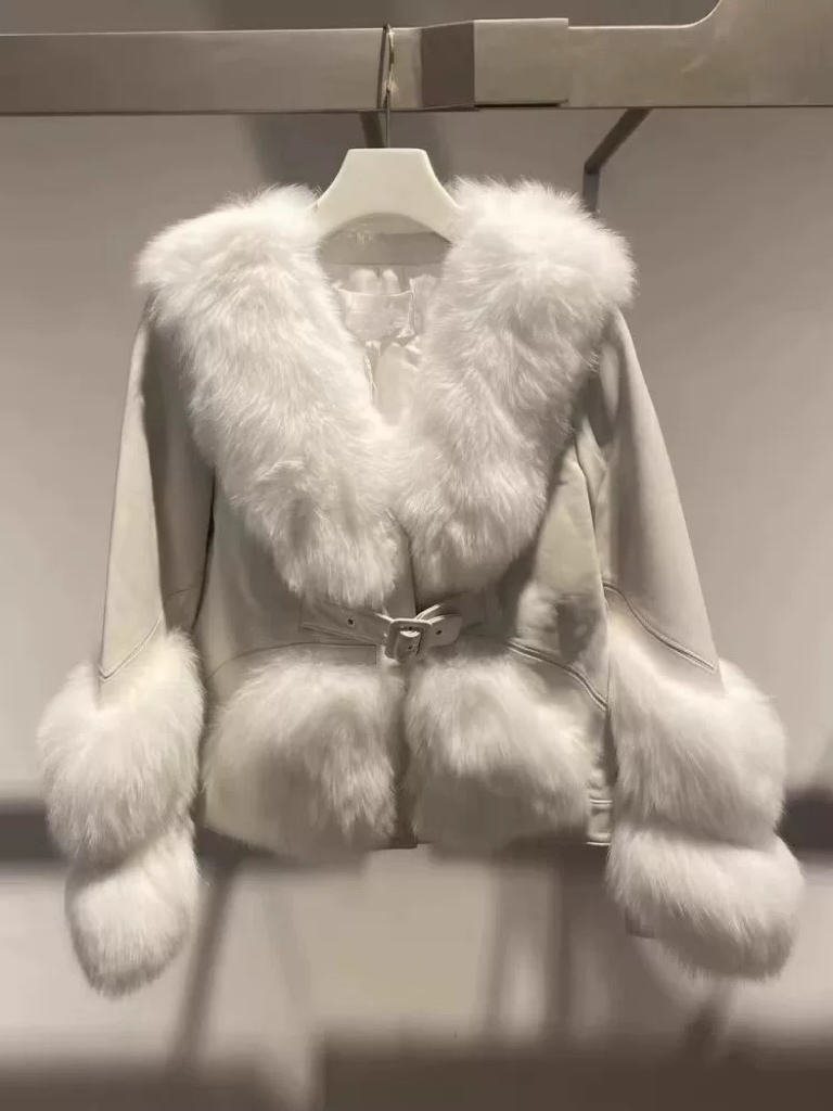 商场正品2023年冬新款 皮草外套CTA4321570-230
