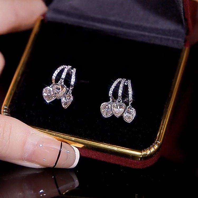 s925银针抖音同款微镶锆石爱心耳环耳丁女精致百搭小巧心形耳饰