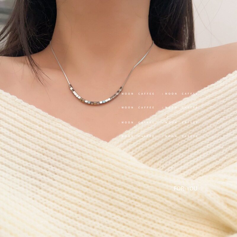 简约ins小方块串珠通体钛钢项链女百搭气质敲好看的春夏锁骨链潮