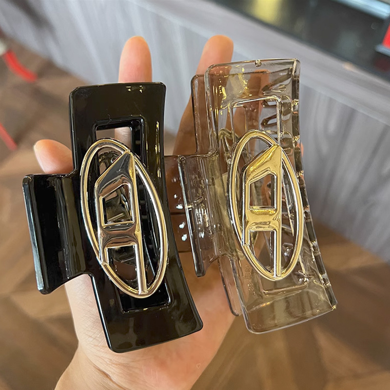 一眼爱上欧美亚克力字母金属抓夹
