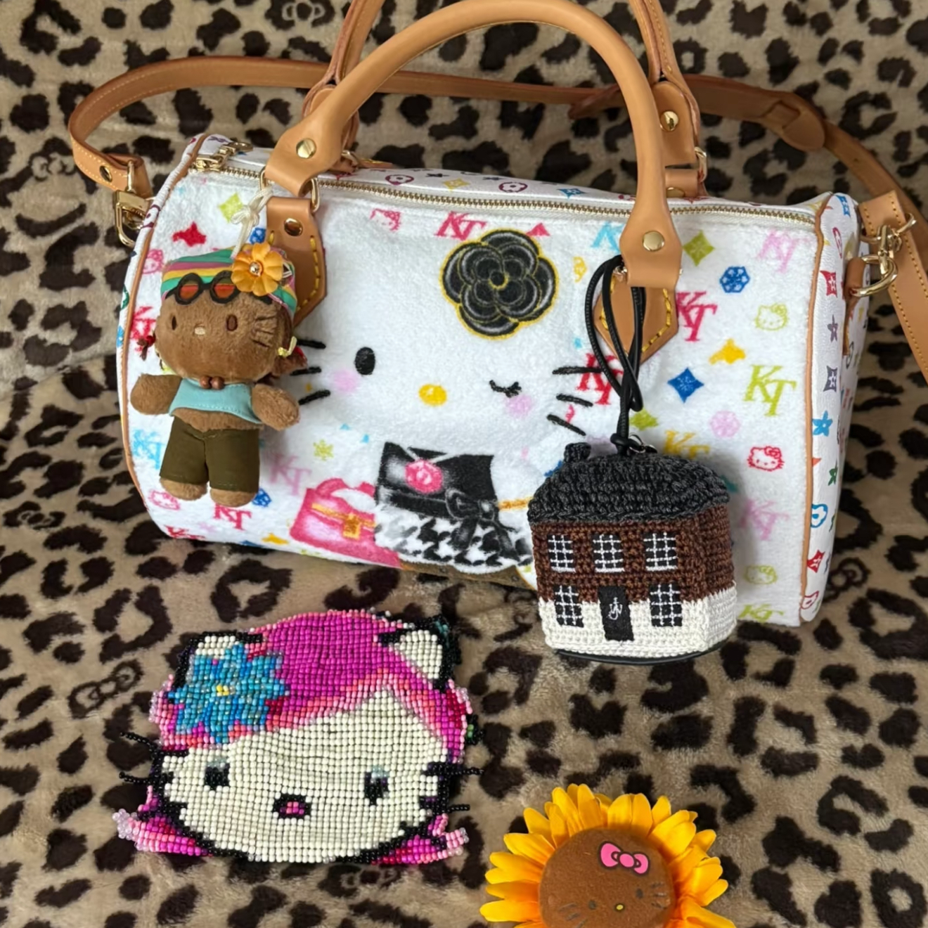 HelloKitty卡通涂鸦手提包波士顿枕头包2025新款大容量单肩斜挎包