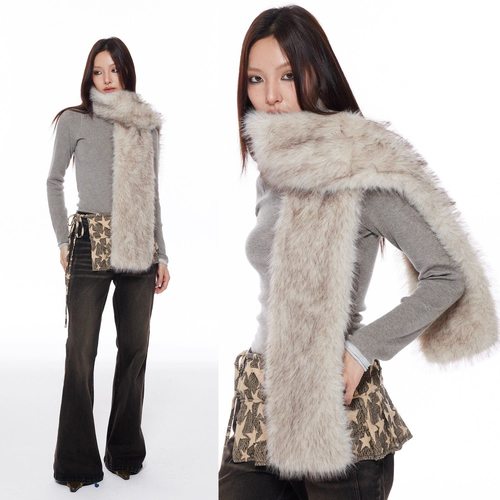 2025年秋冬新款仿狐狸毛围脖保暖方形大围巾冬复古亚文化搭配神器