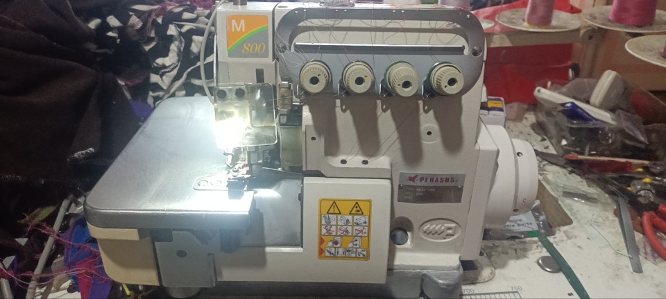 正品日本进口飞马M800四线直驱静音边包缝工业打边机密拷机二手