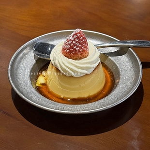 日式复古风做旧圆形盘创意工业风不锈钢草帽盘甜品盘甜品布丁盘子