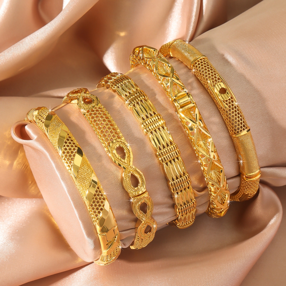 轻奢沙金饰品新款镀24k仿真黄金色镂空花纹手镯女小众设计高级感