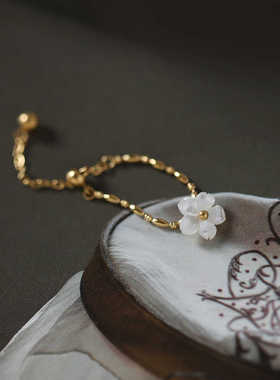 戒指梨花白贝壳花朵新中式