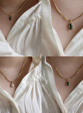 复古宫廷风蛇骨链祖母绿黑色方钻锁骨链金色项链钛钢镀K金不掉色