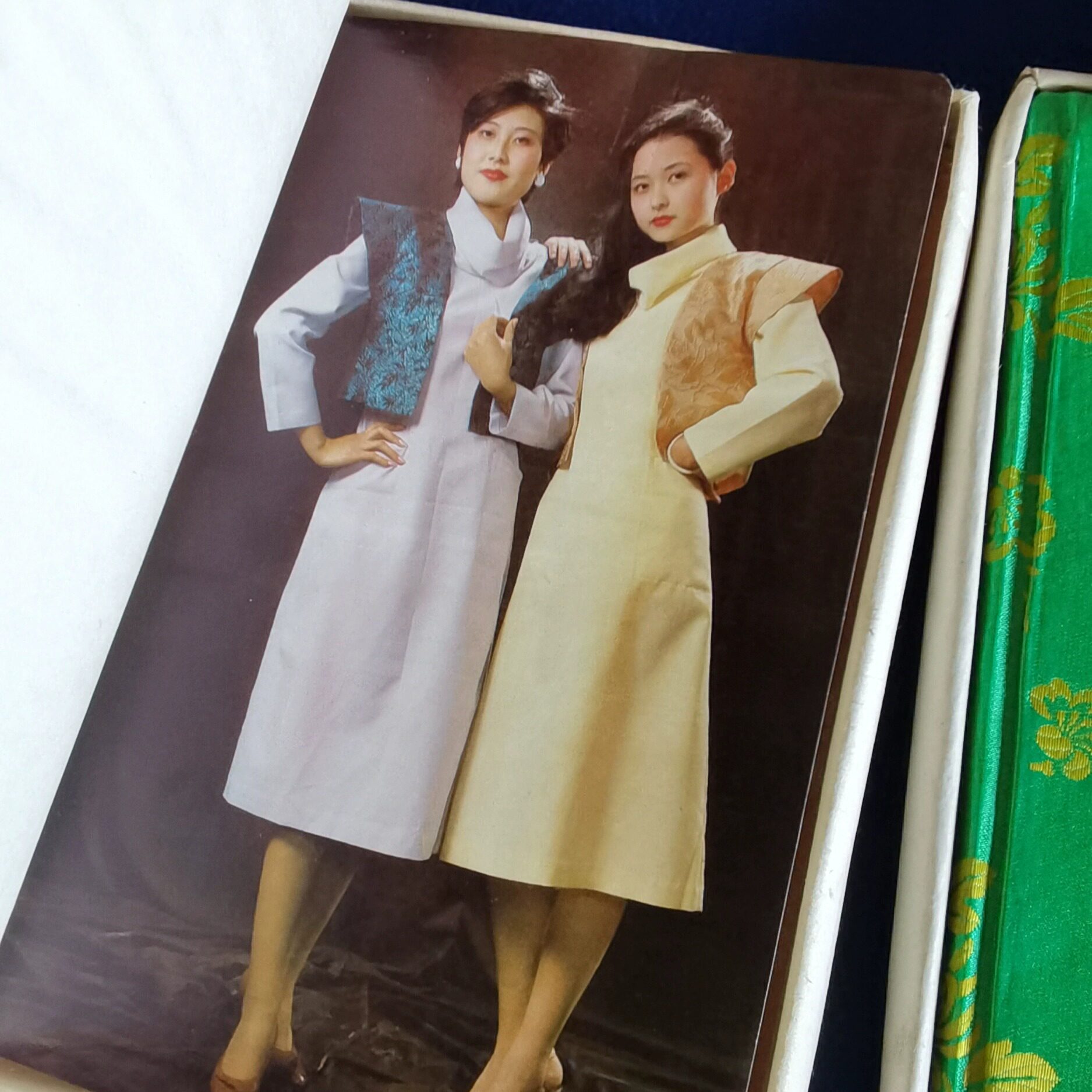 YUEGUZHAI 재고 향수 패션 일기 YIYUAN 공장 메모장 32 컬러 페이지 일러스트 문구 무료 배송