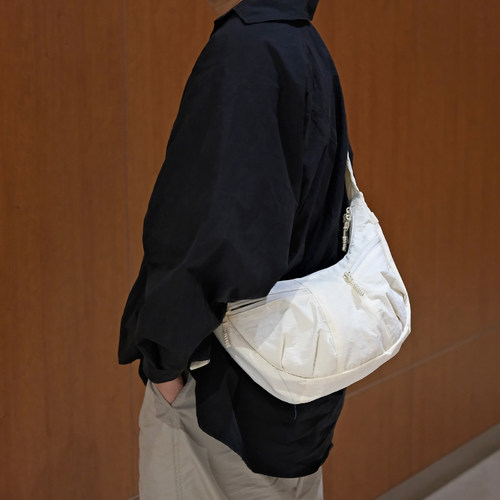 只桔斜挎包男大容量单肩包