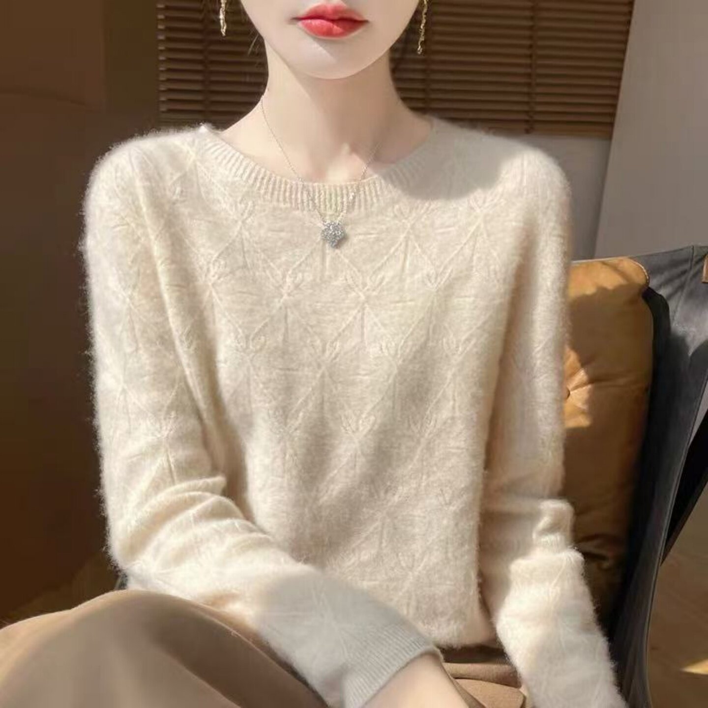秋冬软糯圆领加厚羊毛打底衫女