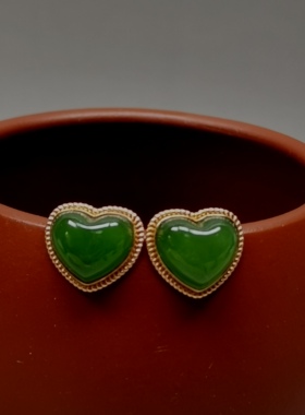 22年老店天然和田玉碧玉爱心18k金镶嵌耳钉耳饰编号y101