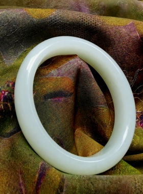 天然和田玉手镯52mm圈口贵妃玉镯